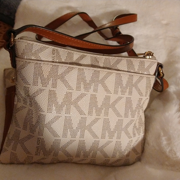 Purse - Picture 3 of 3